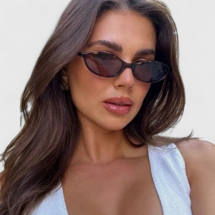 "Grayslyn | Σοφιστικέ Γυαλιά Ηλίου" can be rewritten as "Grayslyn | Elegant Sunglasses".
