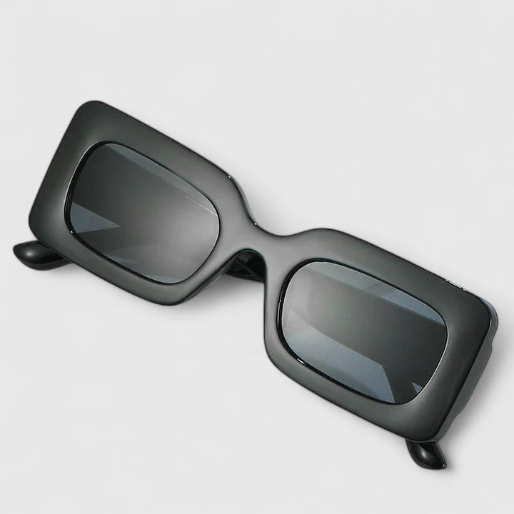 Elyanna | Πολυτελή Γυαλιά Ηλίου" can be rewritten as "Elyanna | Luxe Sunglasses