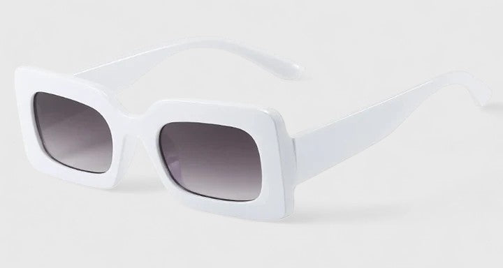 Elyanna | Πολυτελή Γυαλιά Ηλίου" can be rewritten as "Elyanna | Luxe Sunglasses